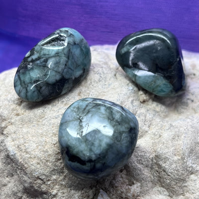 Emerald AA Grade Tumble Stone | Carpe Diem With Remi