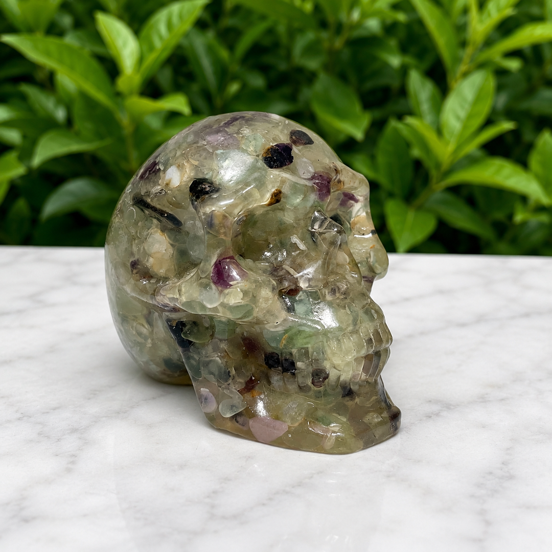 Skull Crystal Chips Labradorite in Resin