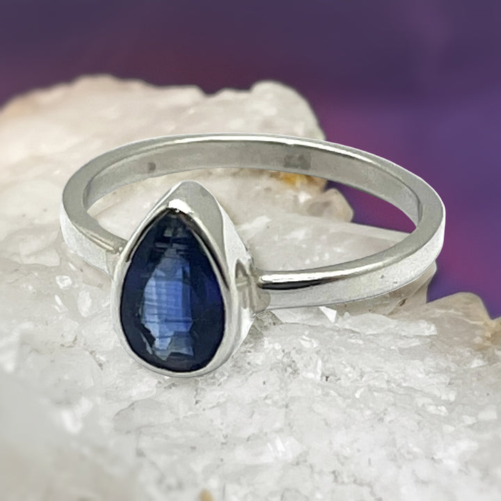 Ring Tanzanite Teardrop Faceted