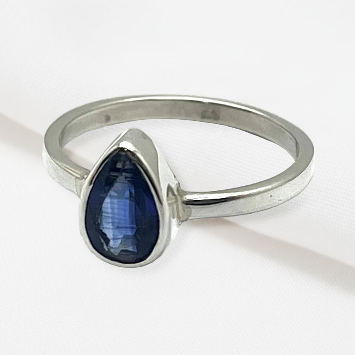 Ring Tanzanite Teardrop Faceted