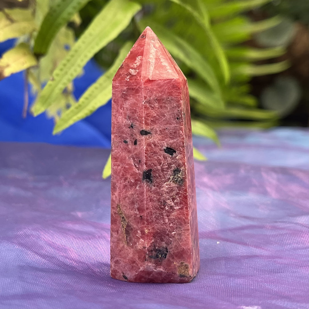 Point Rhodonite 7.1 cm