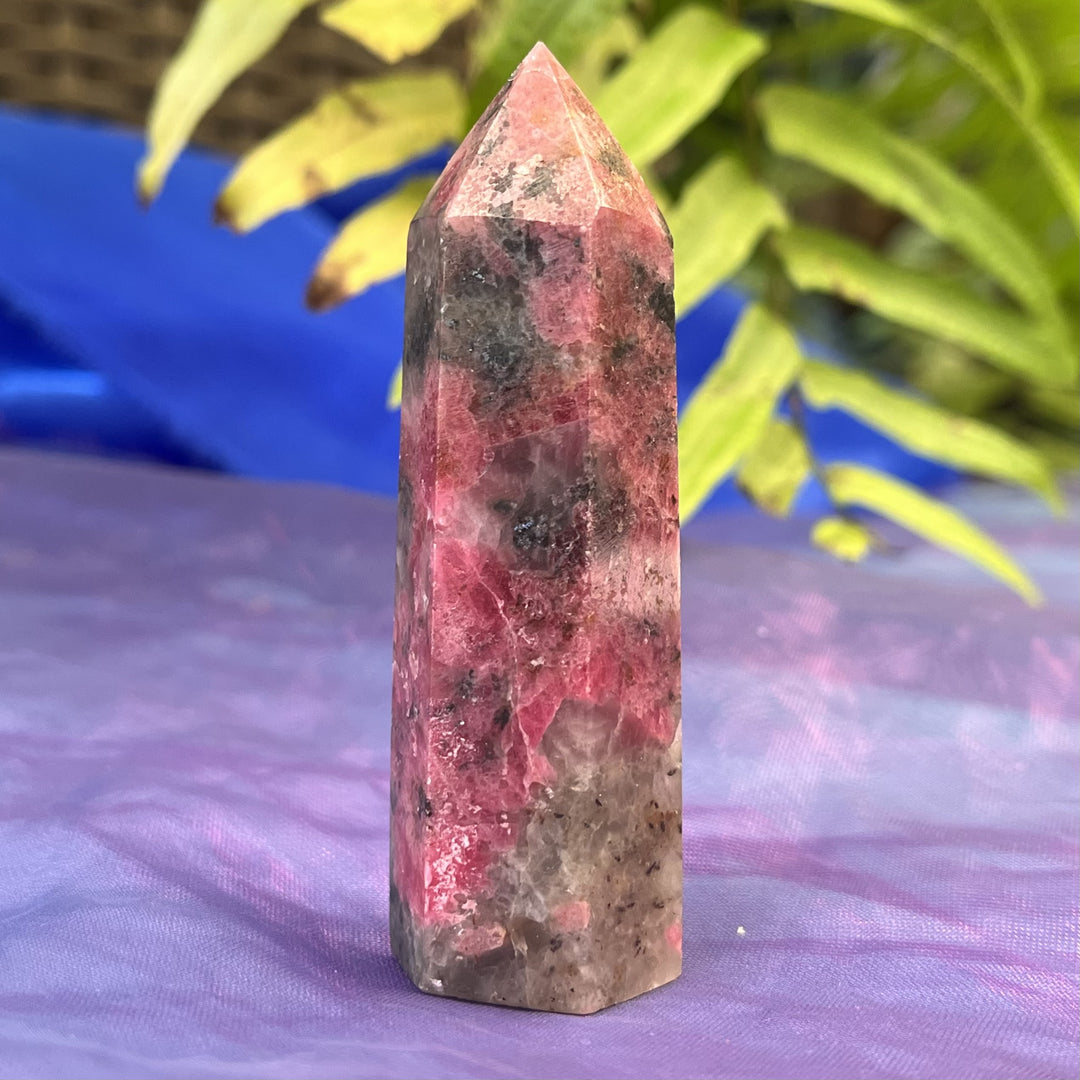 Point Rhodonite 7.70 cm