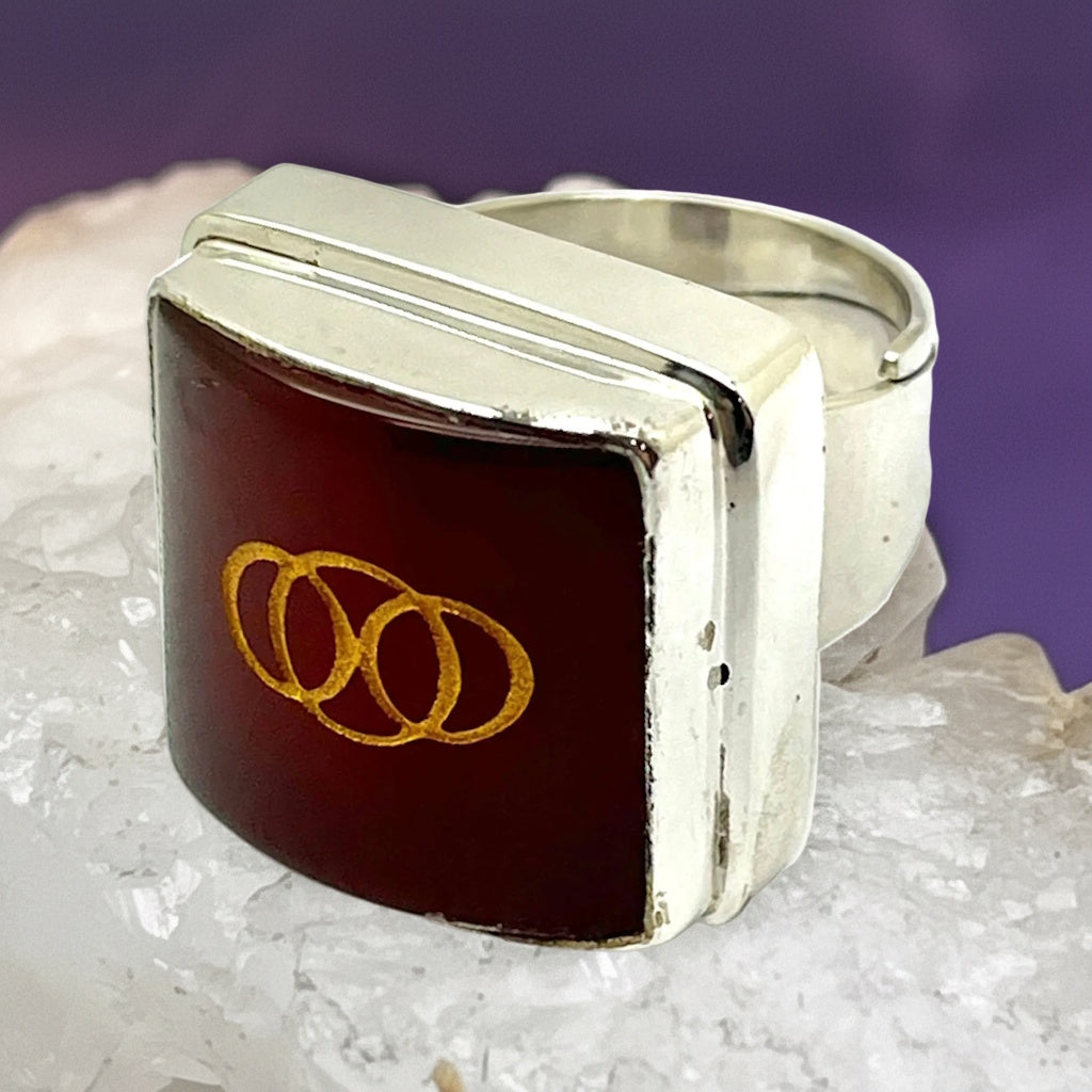 Ring Carnelian Triple Goddess Square  –  1.7 cm