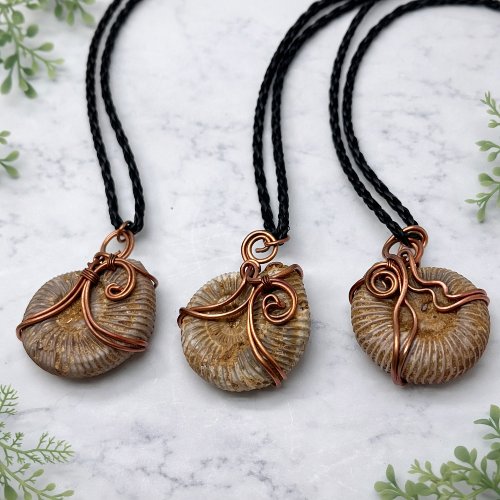 Necklace Ammonite White Spine on Copper