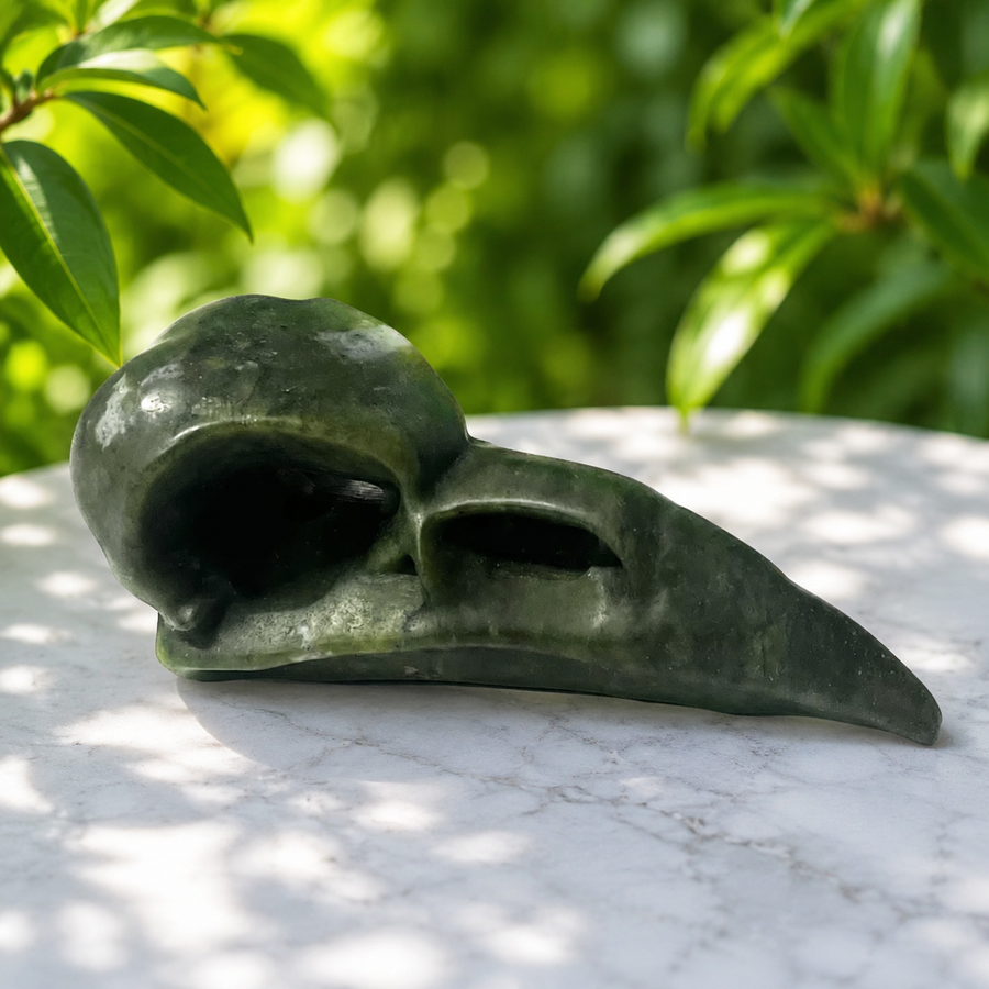 Raven Skull Green Jade 9.1 cm | Carpe Diem With Remi