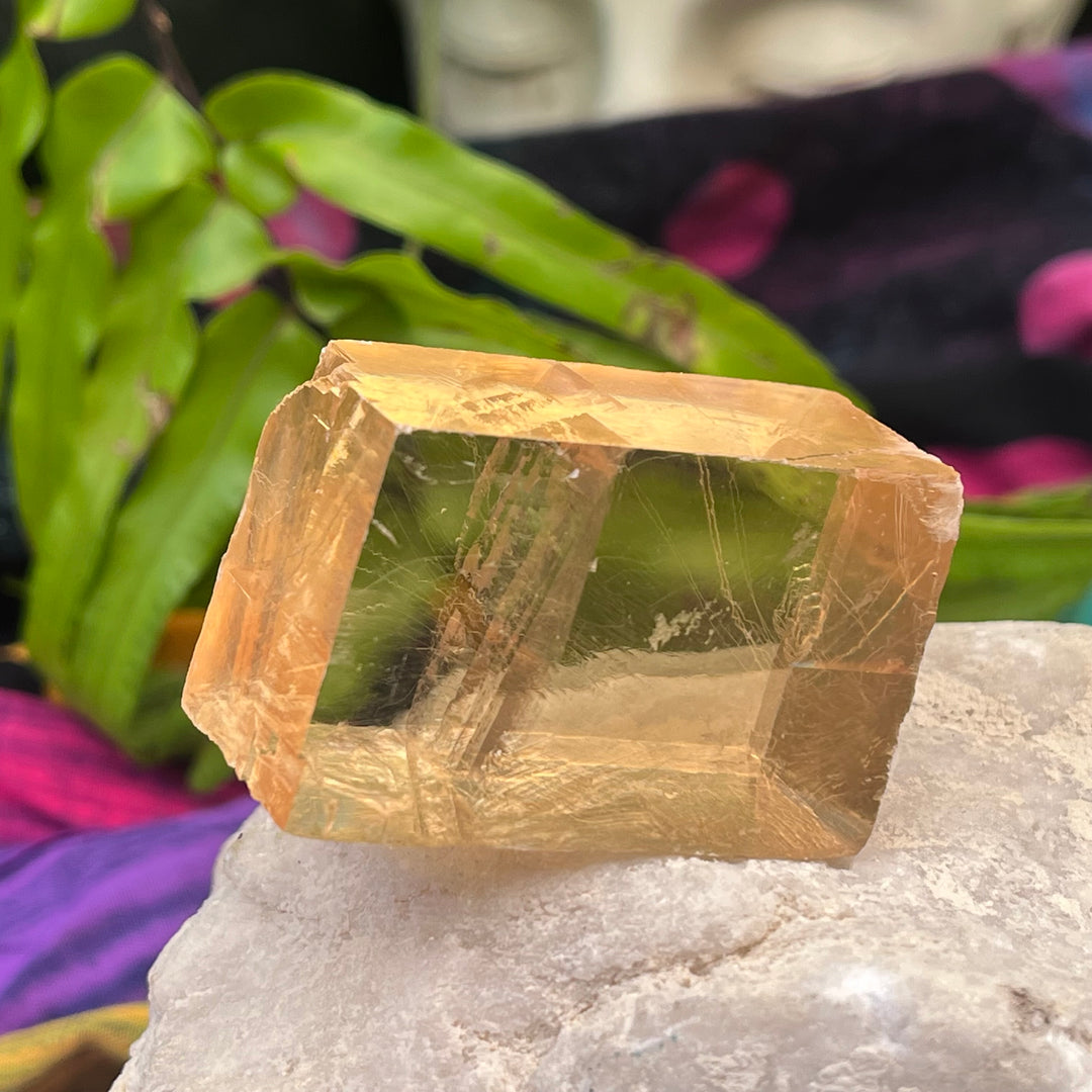 Iceland Spar Gold Double Refraction