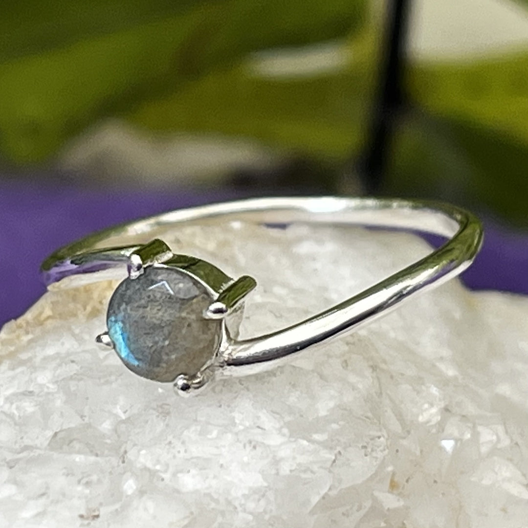 Ring Labradorite Round Facet 0.5 cm