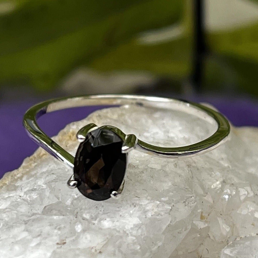 Ring Smoky Quartz Oval Faceted 0.6 cm
