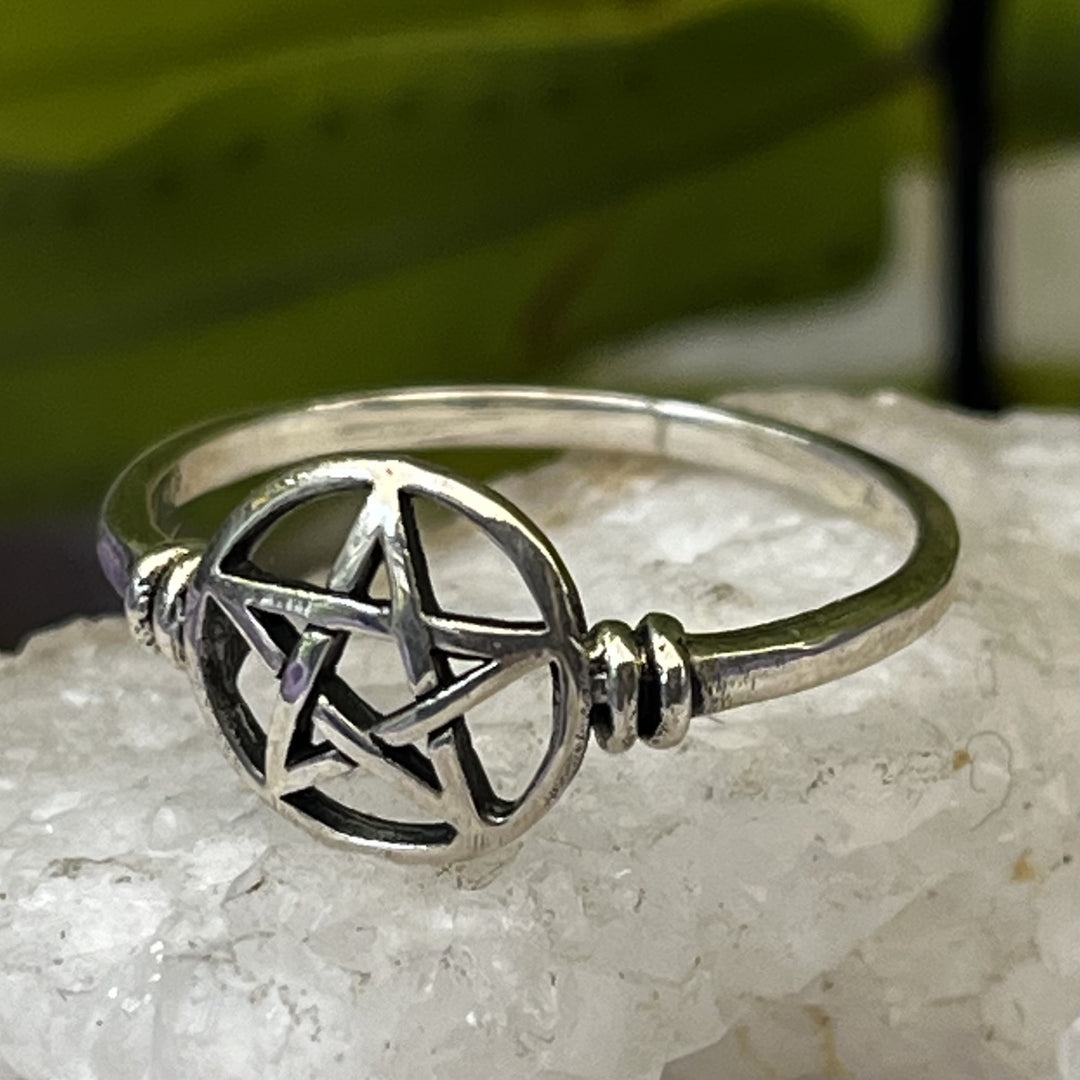 Ring Pentagram Round 0.9 cm