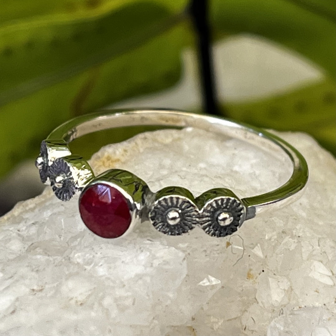 Ring Ruby Round 0.3 cm