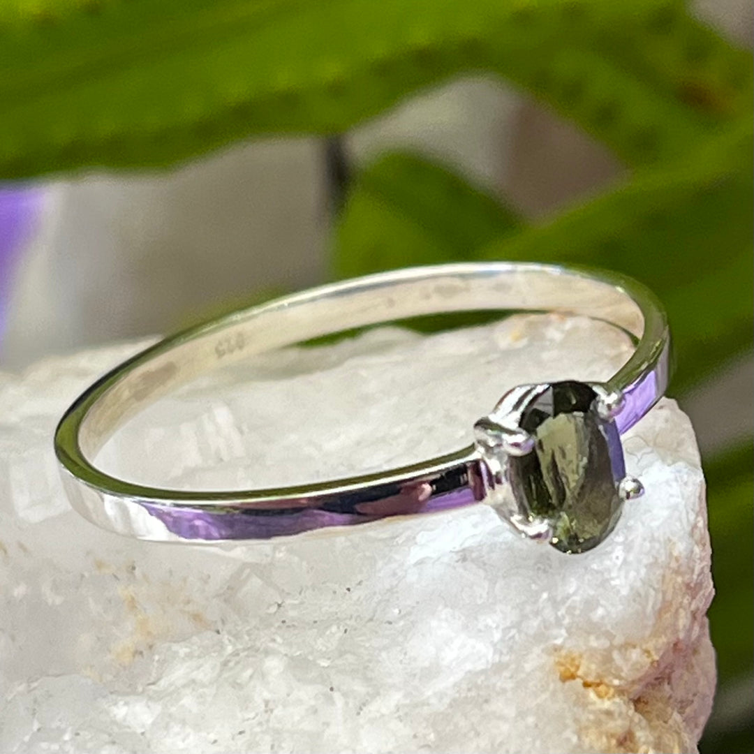 Ring Moldavite Oval Faceted 0.5 cm