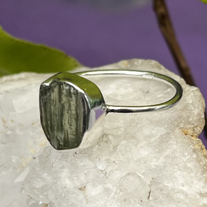 Ring Moldavite Raw 0.90 cm