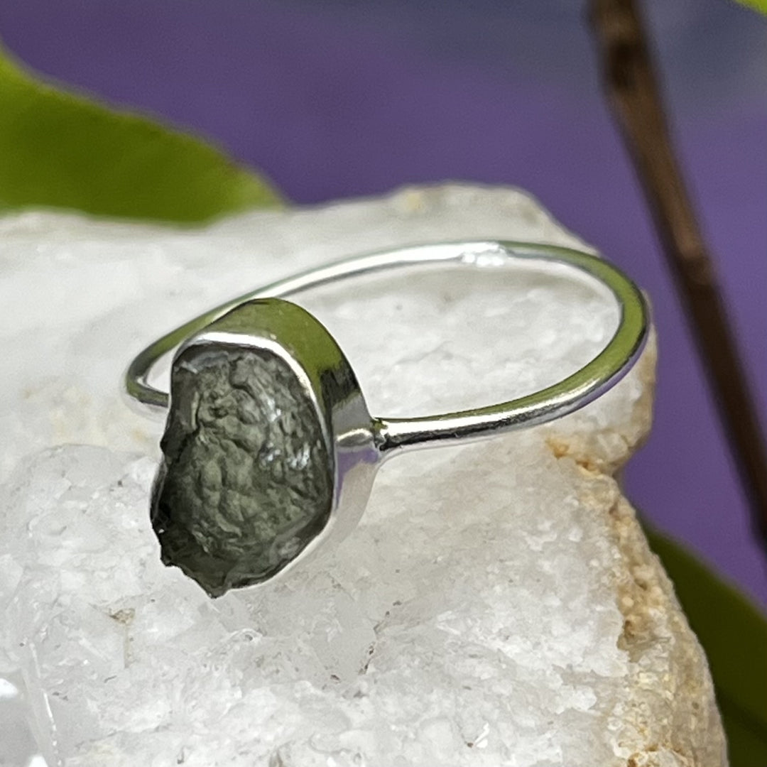 Ring Moldavite Raw 0.91 cm