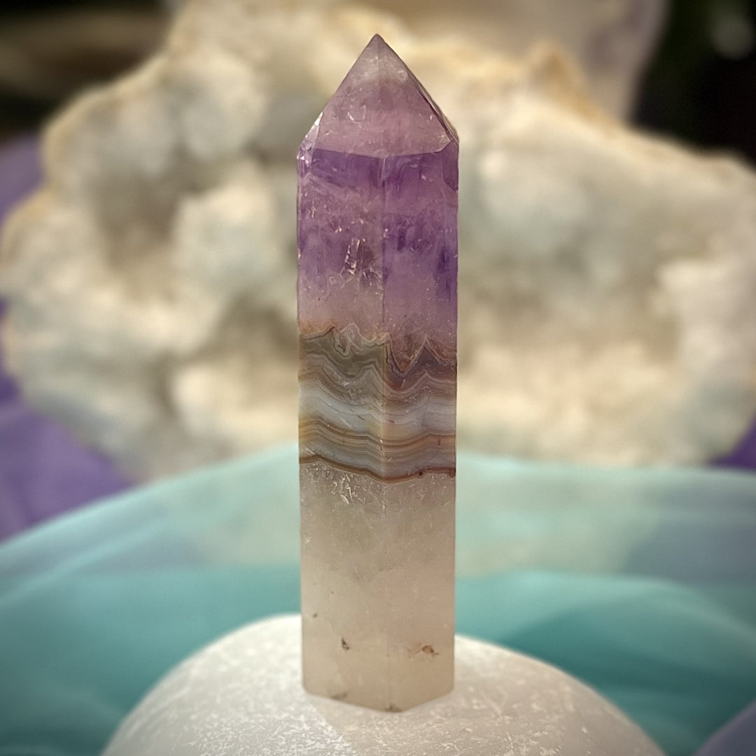 Point Amethyst Crazy Lace Agate 10.6 cm