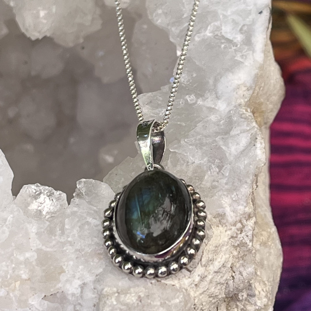 Necklace Labradorite Blue Flash Oval