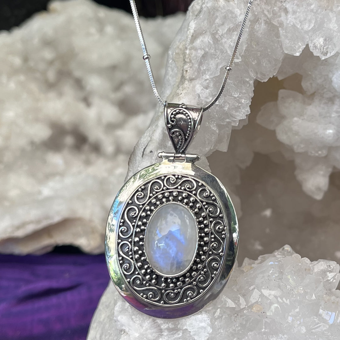 Necklace Rainbow Moonstone Shield 5.4 cm