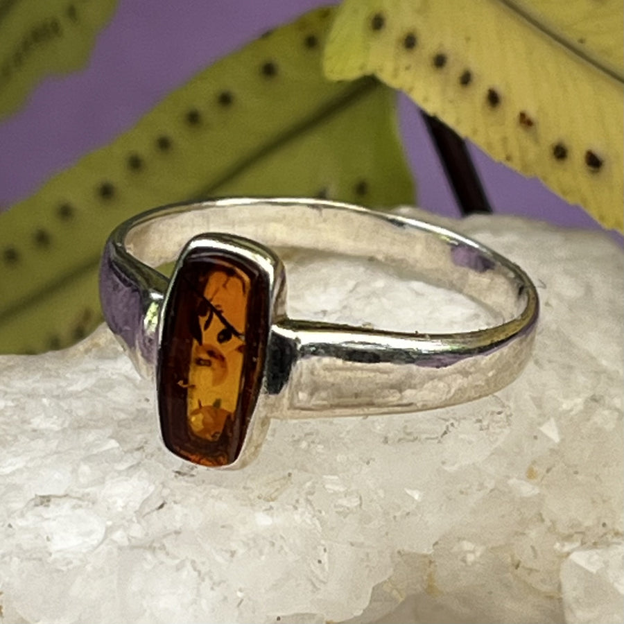 Ring Amber Rectangle 0.9 cm | Carpe Diem With Remi
