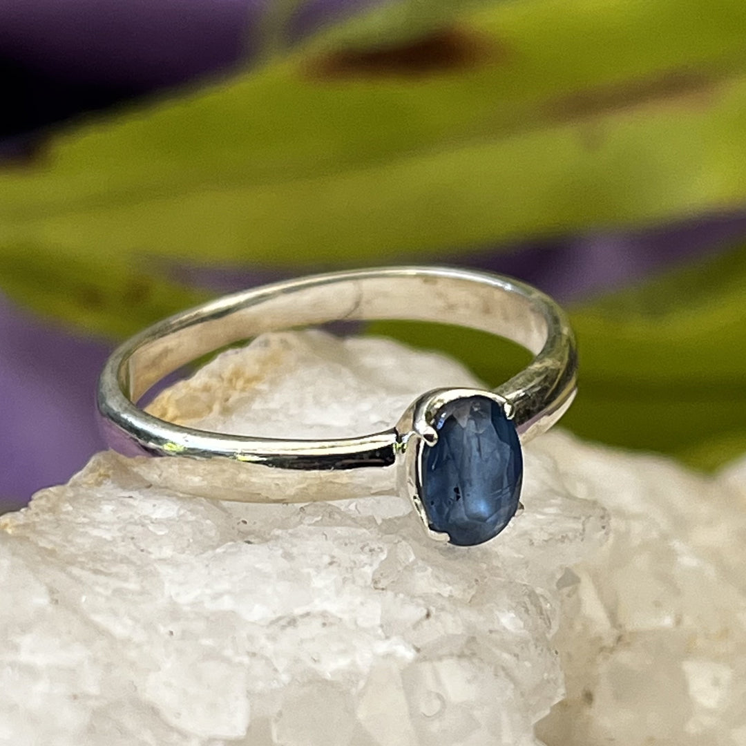 Ring Kyanite Oval  0.5 cm