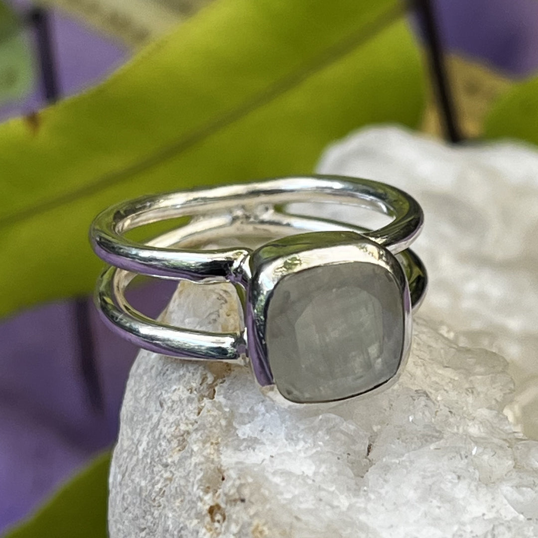 Ring Rainbow Moonstone Facet 0.7 cm