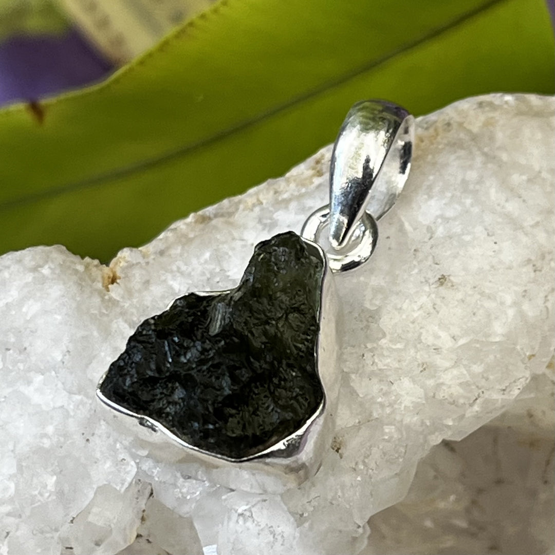 Ring Moldavite Raw 2.6 cm