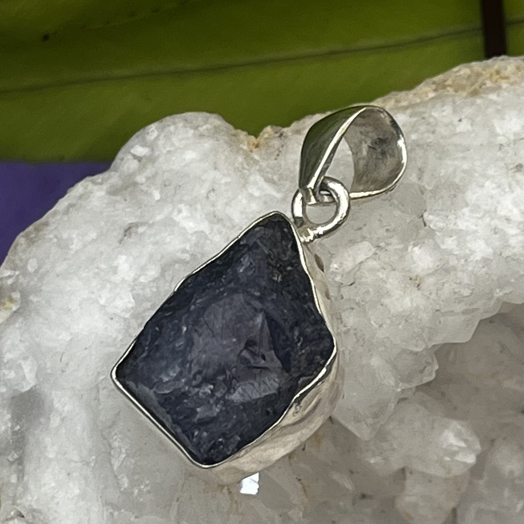 Pendant Tanzanite Freeform Raw 2.9 cm