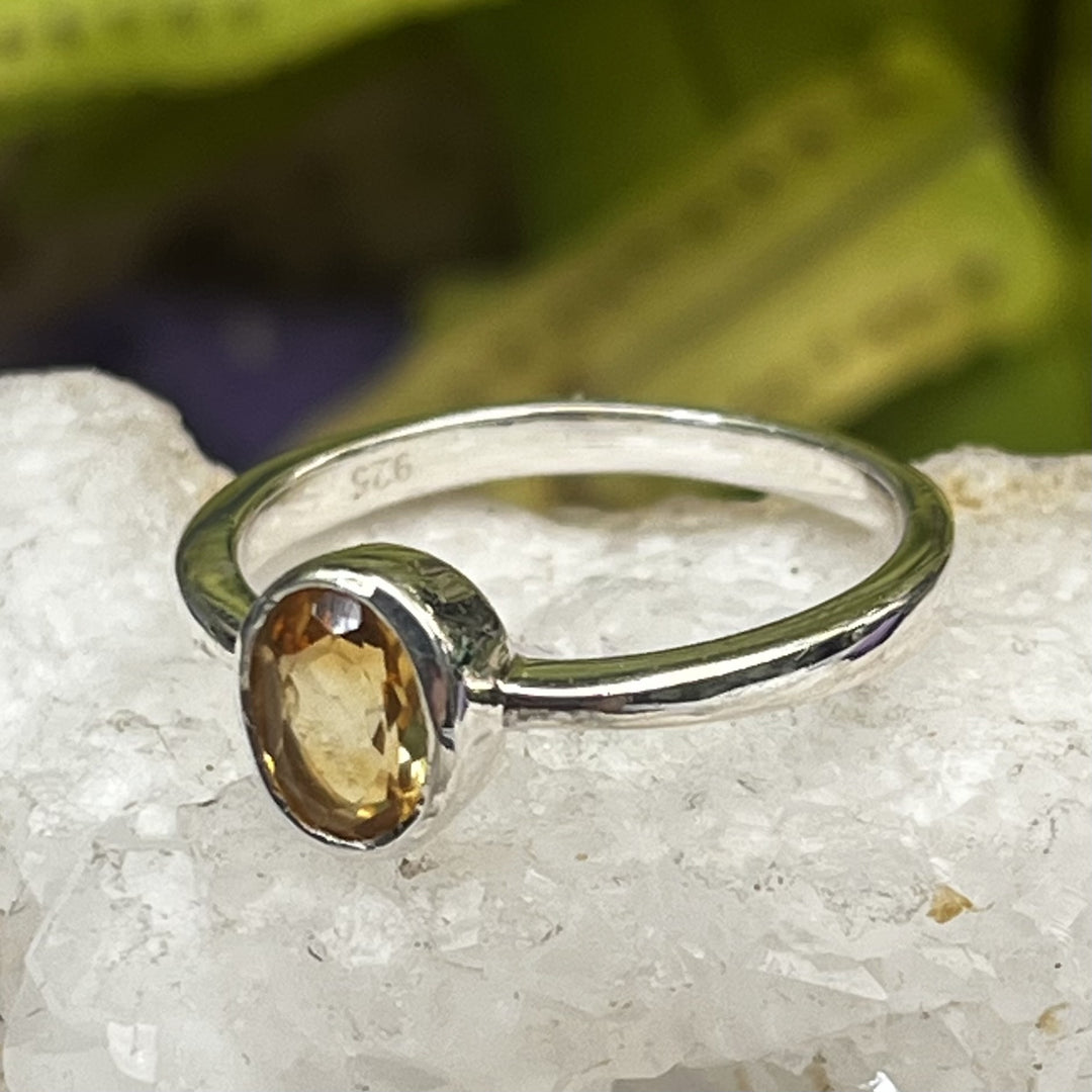 Ring Citrine Oval Facet 0.60 cm