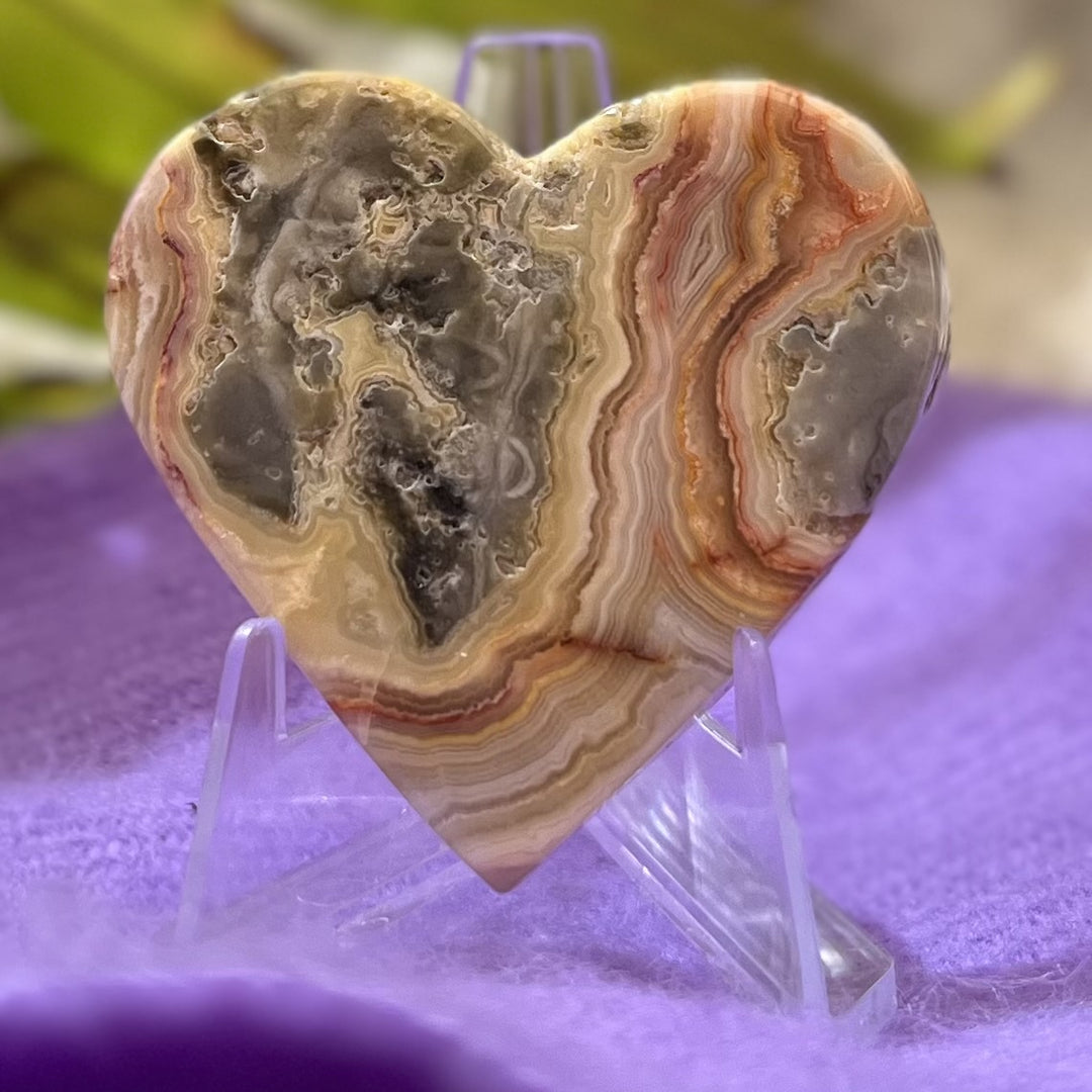 Heart Crazy Lace Agate on Stand 4.5 cm