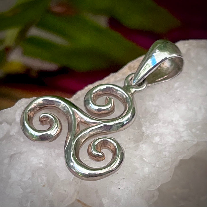 Pendant Tri Spiral Plain