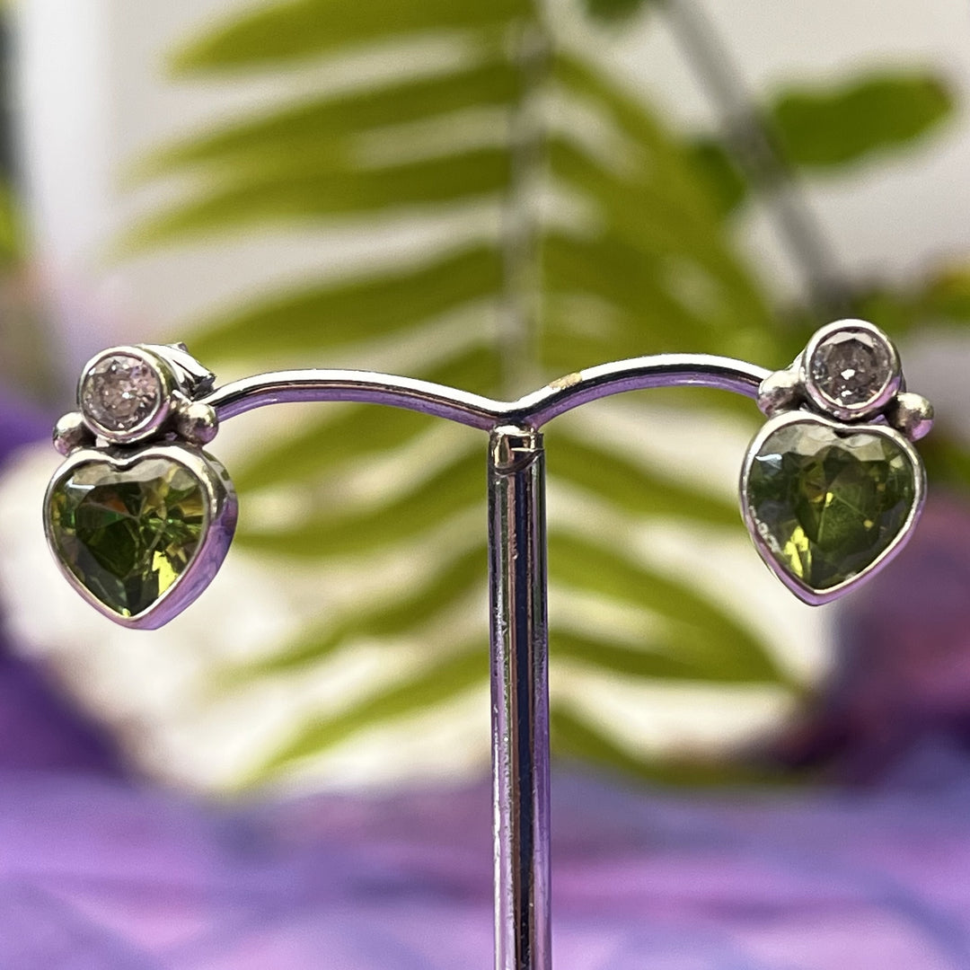 Stud Earrings Peridot Zircon Hearts Faceted 1.6 cm