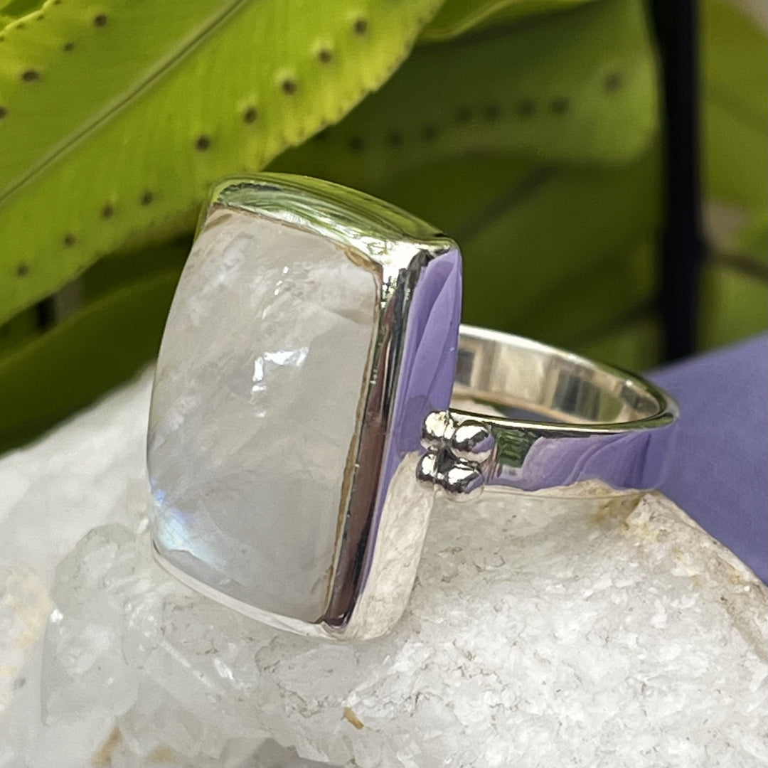 Ring Rainbow Moonstone Rectangle 1.60 cm