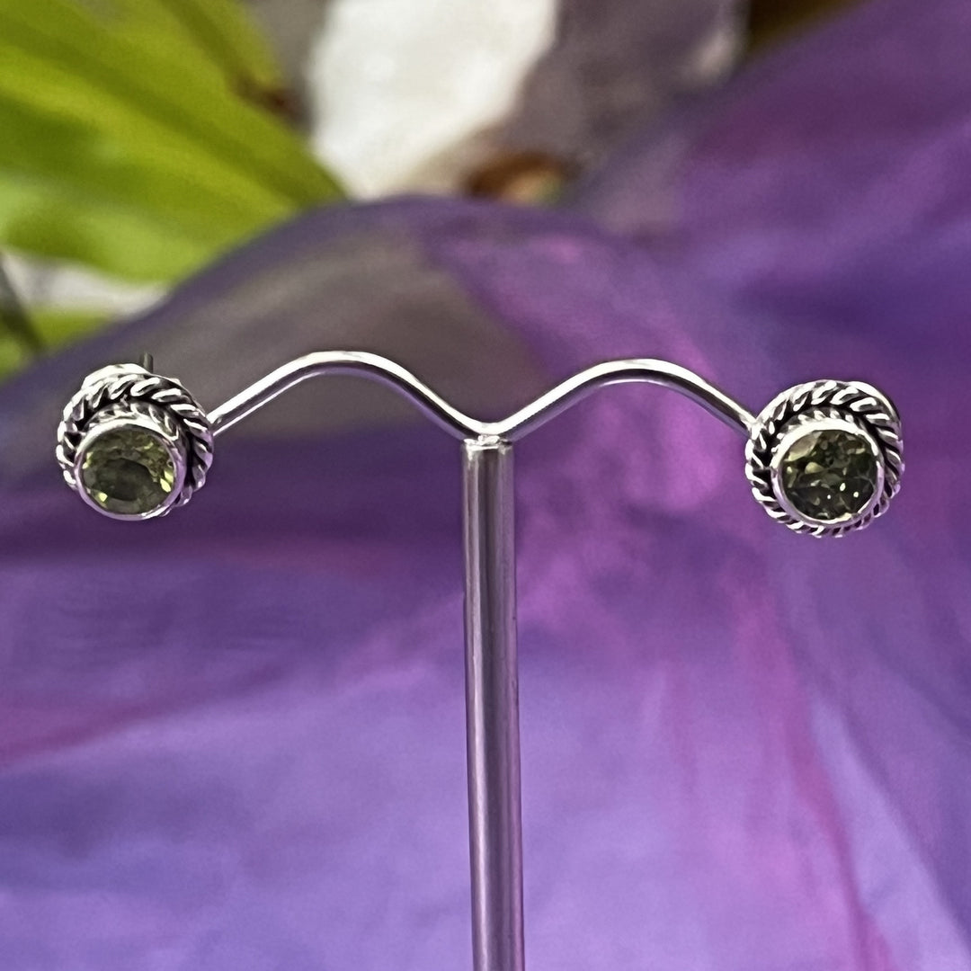 Stud Earrings Peridot Faceted Round