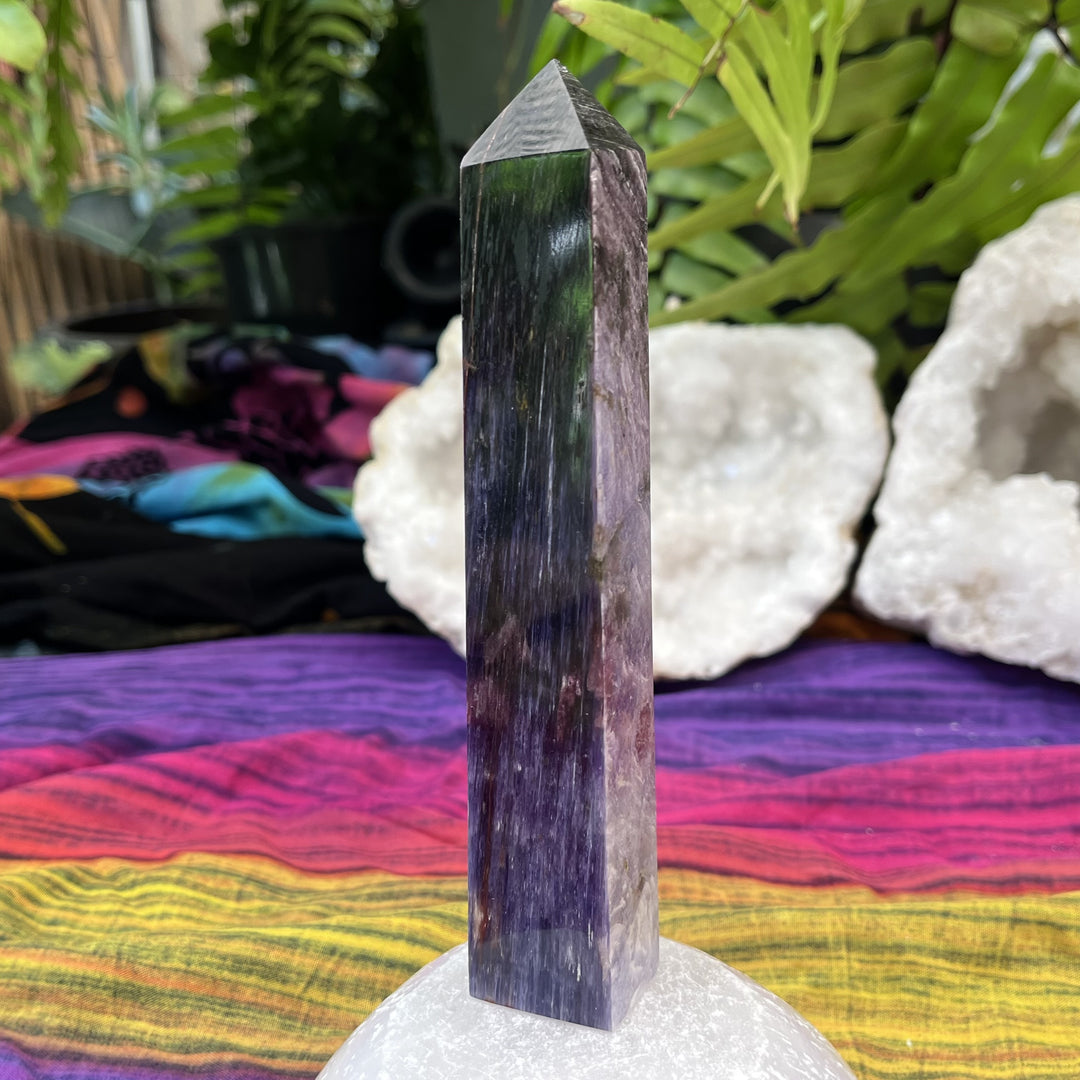 Tower Tourmaline Purple Blue Flash with Mica 15.3 cm