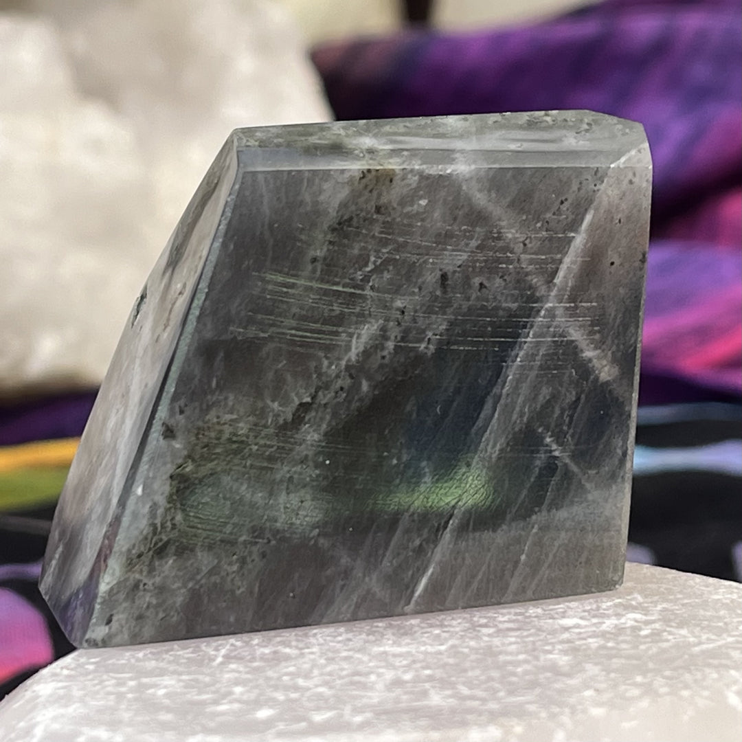 Labradorite Standing Stone 4.5 cm