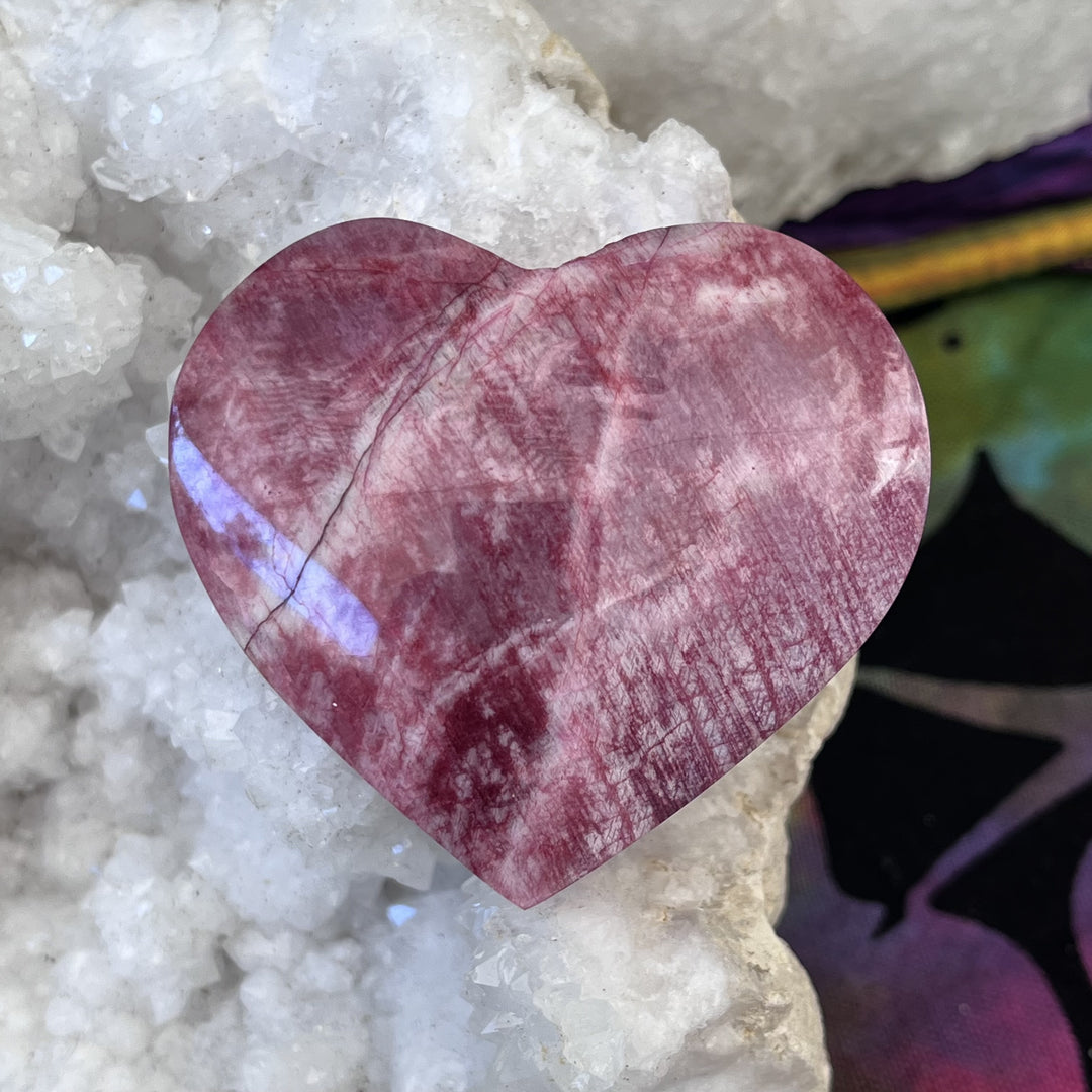 Heart Moonstone Red 5.3 cm