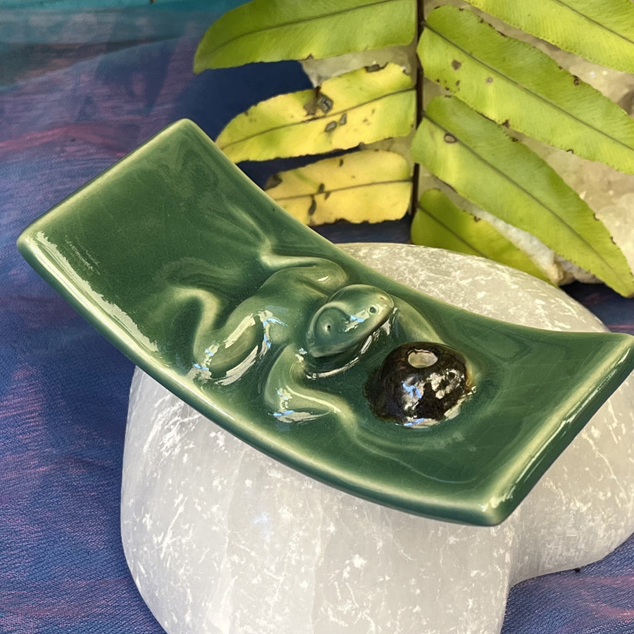 Incense Holder Frog Green | Carpe Diem with Remi
