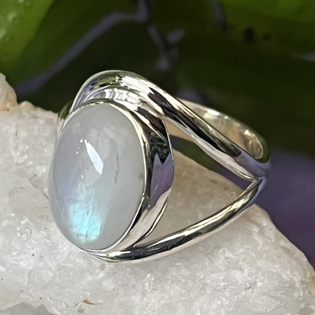 Ring Rainbow Moonstone Oval Twist 1.4 cm