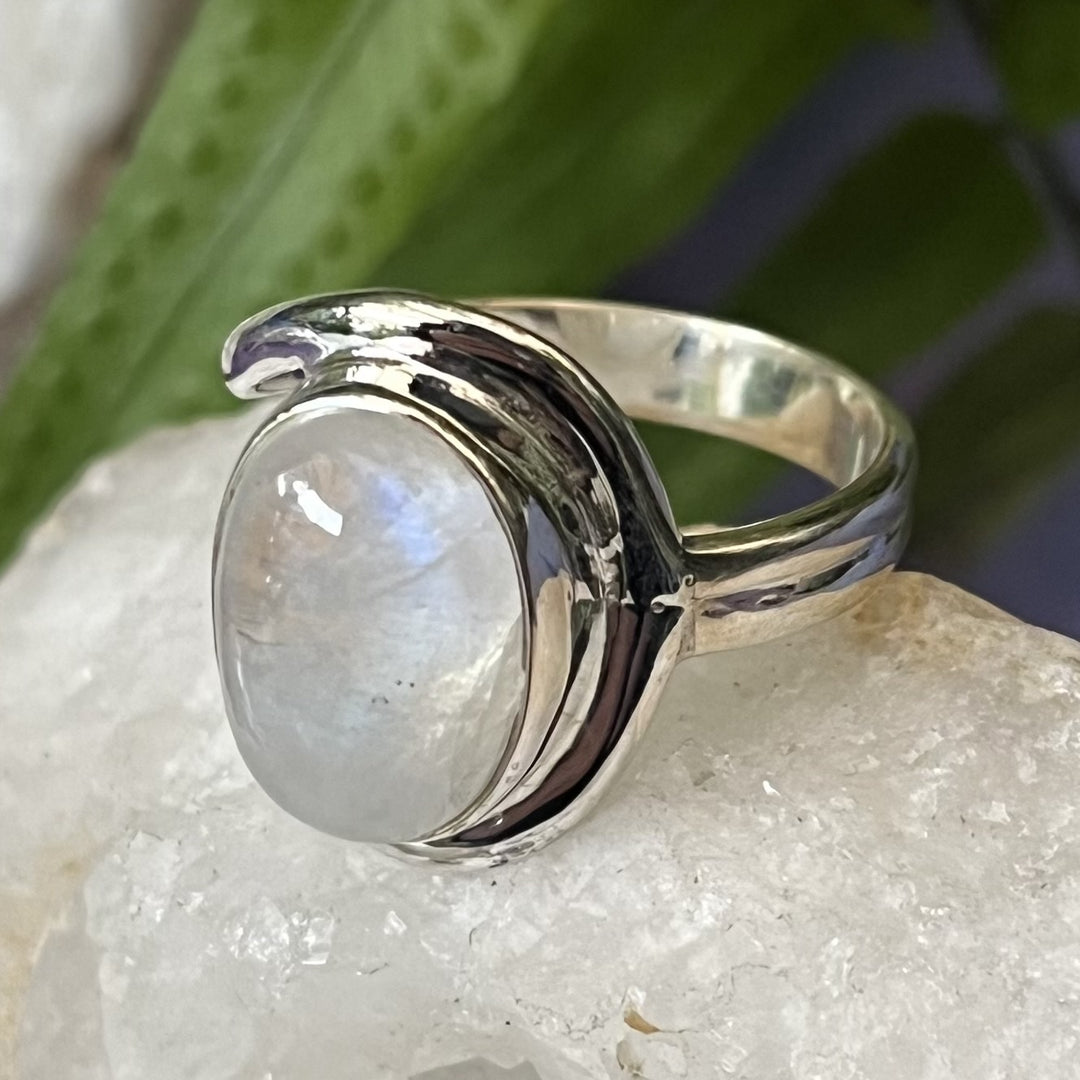 Ring Rainbow Moonstone Oval 1.40 cm