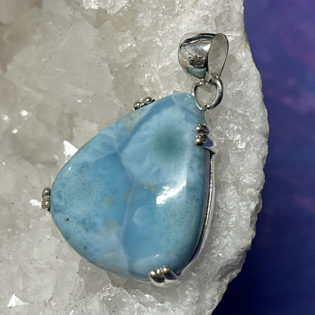 Pendant Larimar Trinagular Claw 3.9 cm