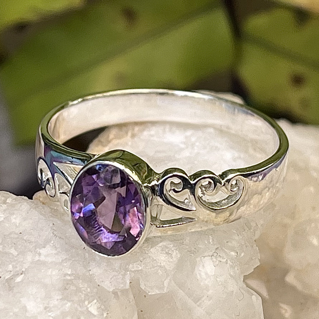Ring Amethyst Oval Facet Filigree 0.9 cm