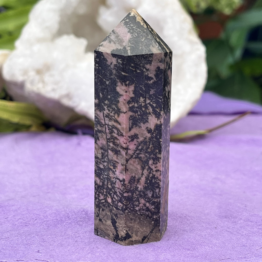 Point Rhodonite Black Lace 8.8 cm