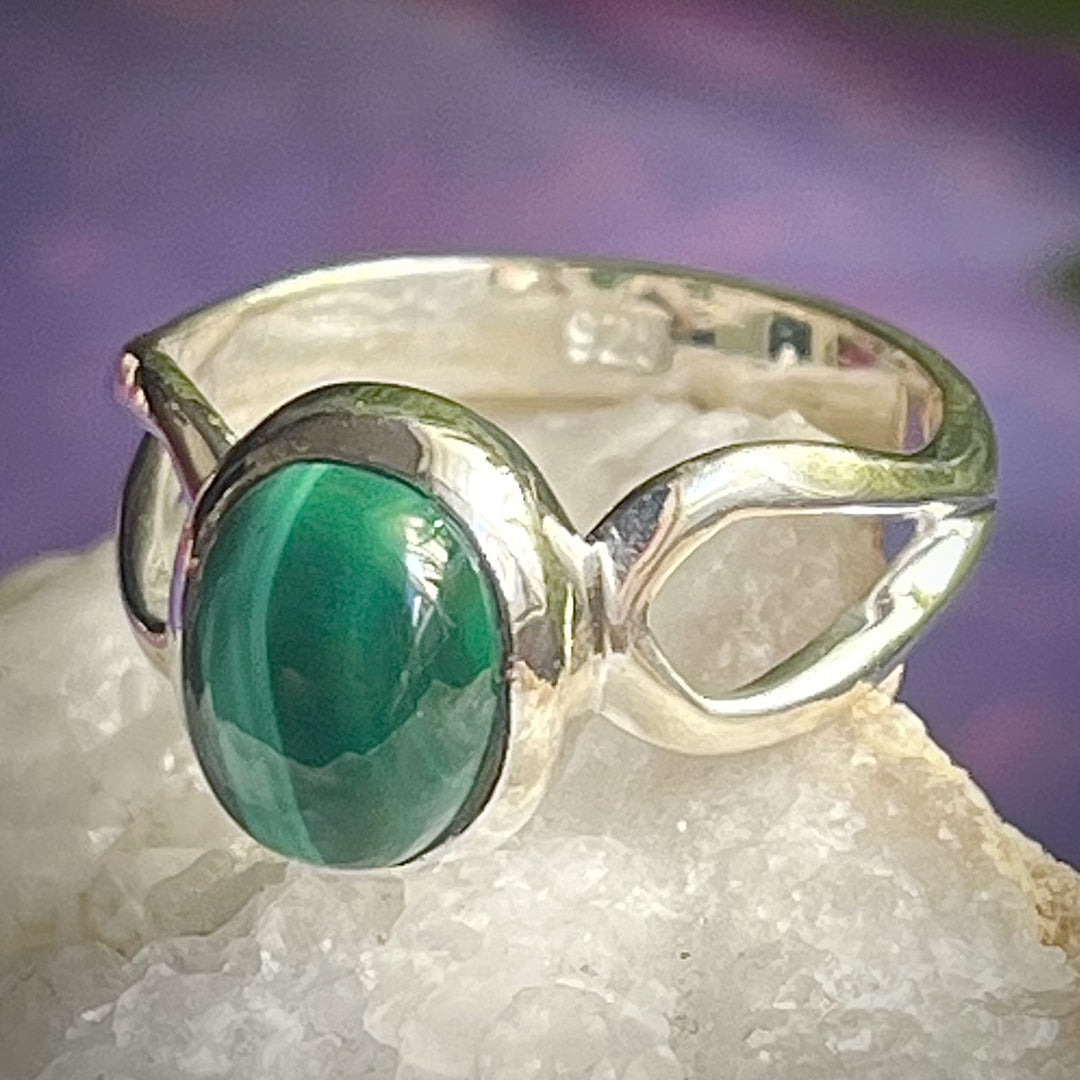 Ring Malachite Oval 0.90 cm