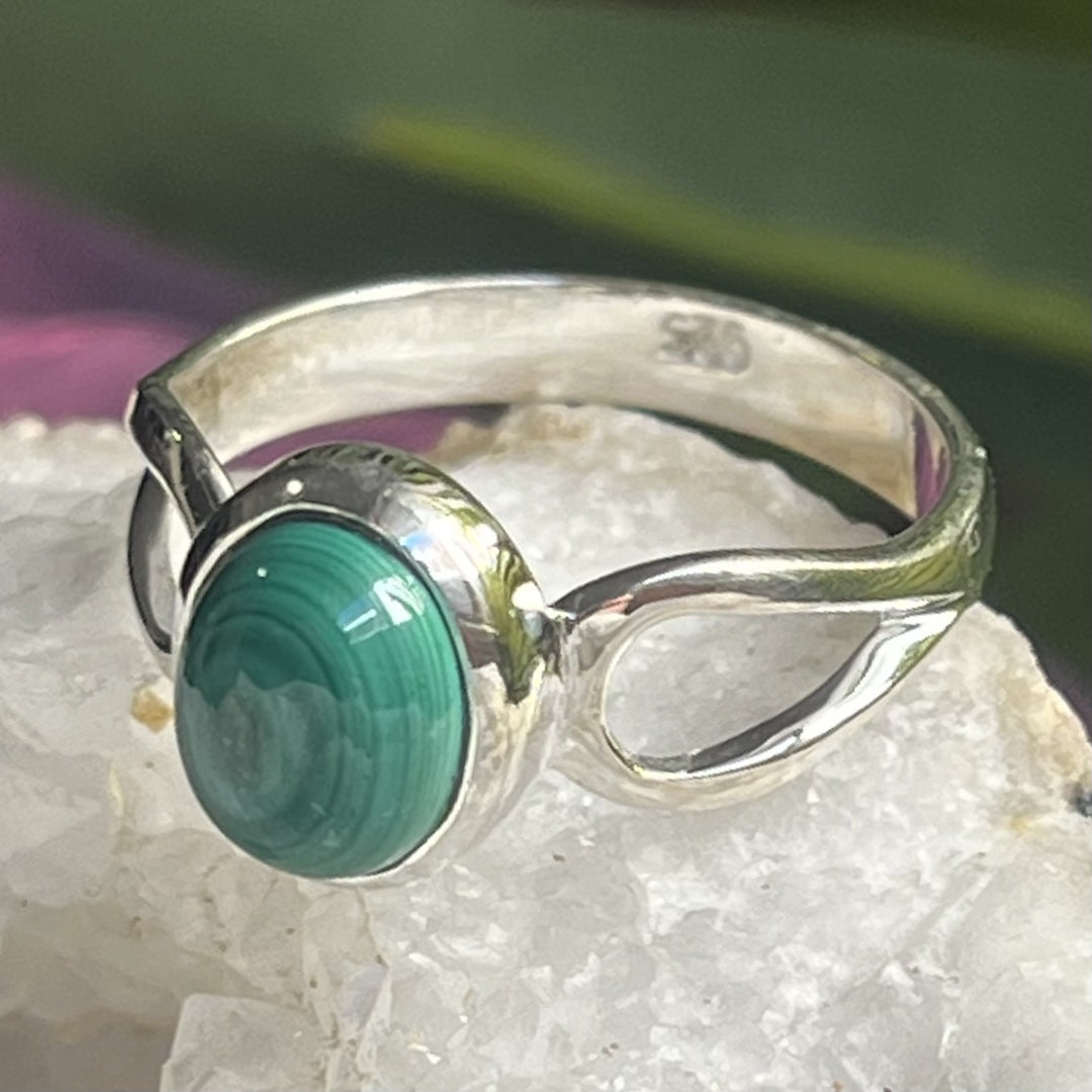 Ring Malachite Oval 0.8 cm