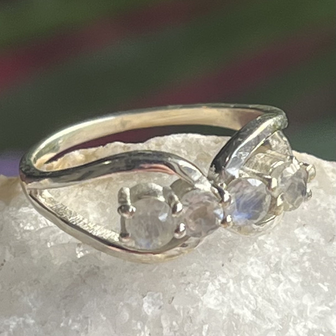 Ring Rainbow Moonstone 4 Stone Facet