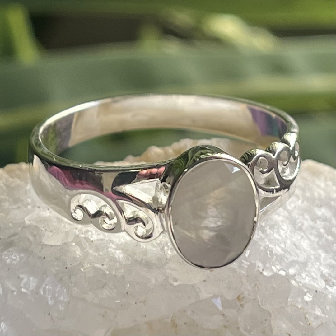 Ring Rainbow Moonstone Oval Filigree 0.9 cm