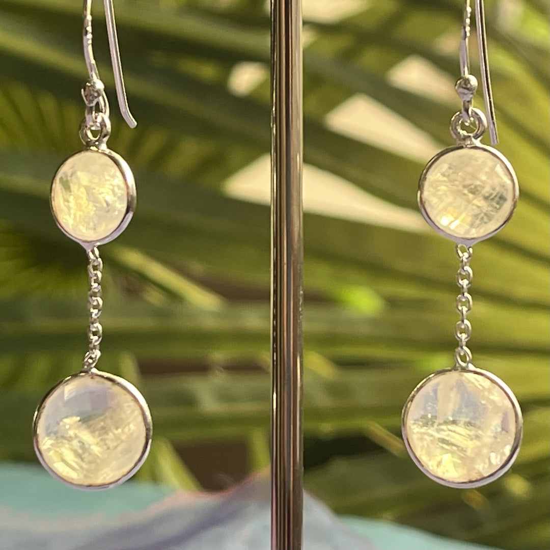 Earrings Rainbow Moonstone Round Facet