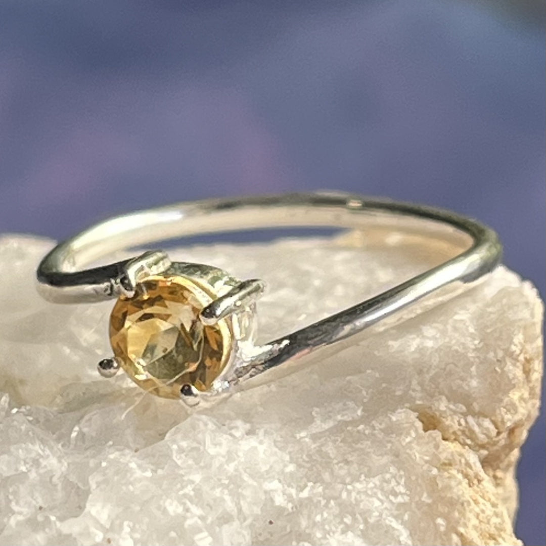 Ring Citrine Round Faceted Mini 0.4 cm