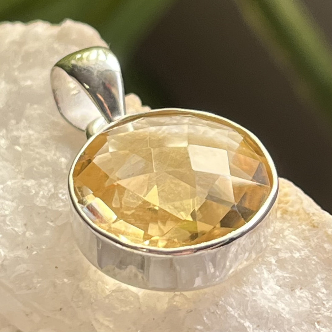 Pendant Citrine Round Faceted 2.6 cm