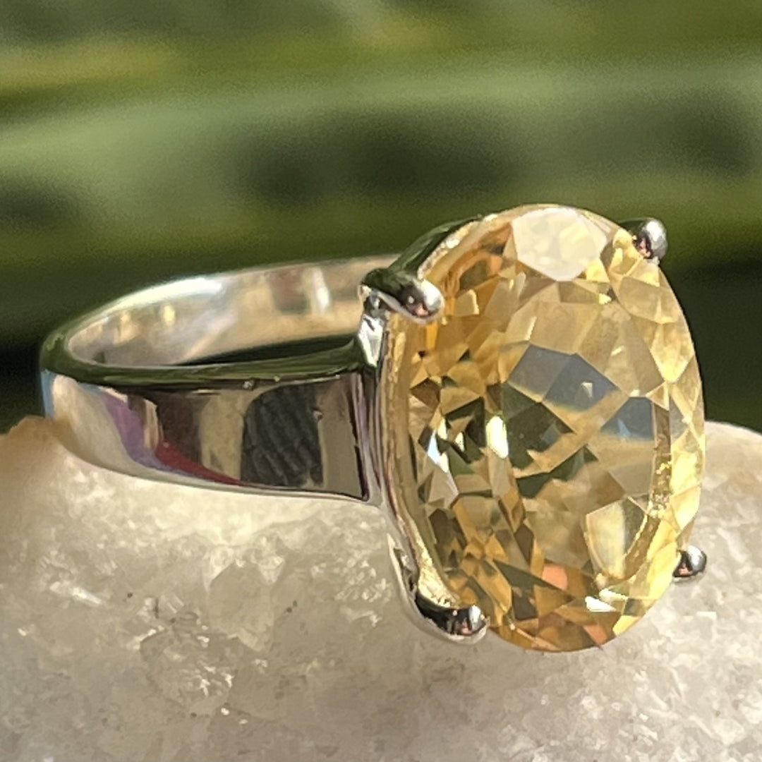 Ring Citrine Oval Faceted 1.3 cm