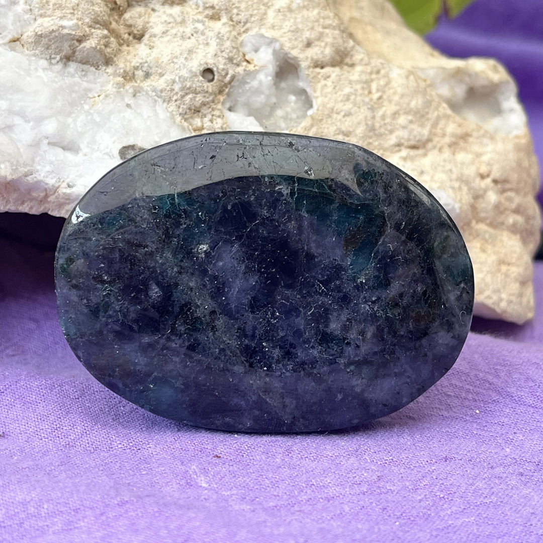 Palm Stone Iolite 6 cm
