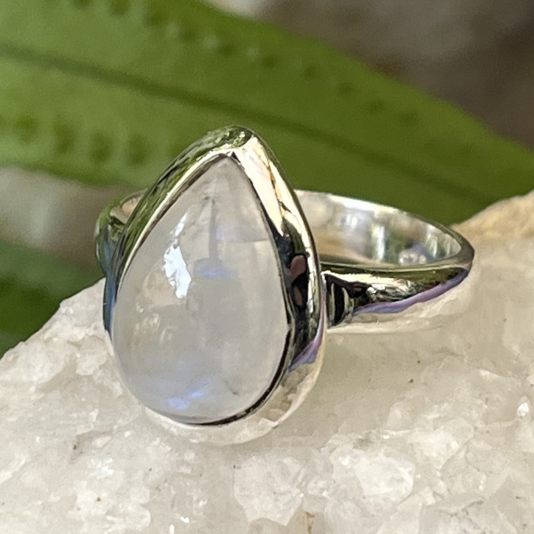 Ring Rainbow Moonstone Teardrop 1.20cm
